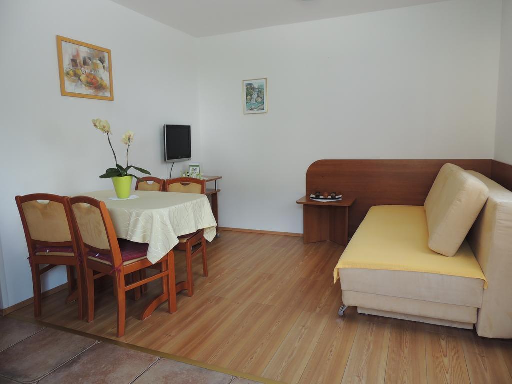 Apartments And Rooms Tavcar Блед Стая снимка